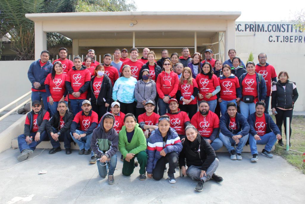 Más de 50 voluntarios, entre energizadores Viakable y padres de familia, participaron en la mejora de las instalaciones de una institución educativa.