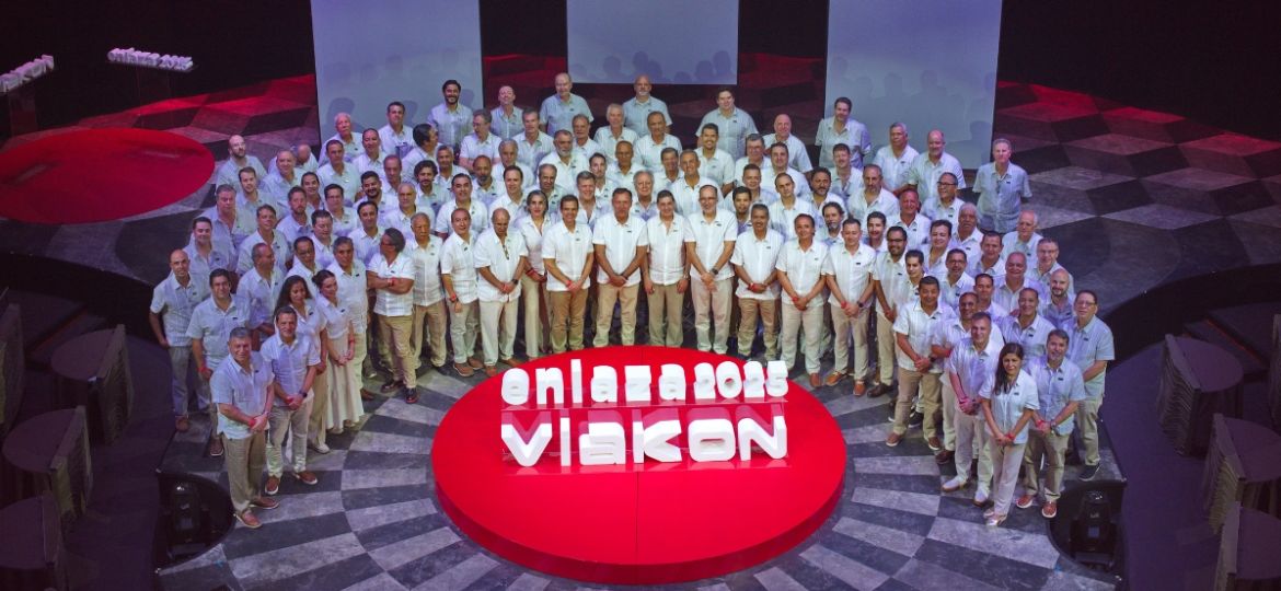 Energizamos vínculos con clientes y distribuidores