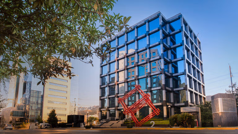 Fachada del edificio corporativo de Xignux